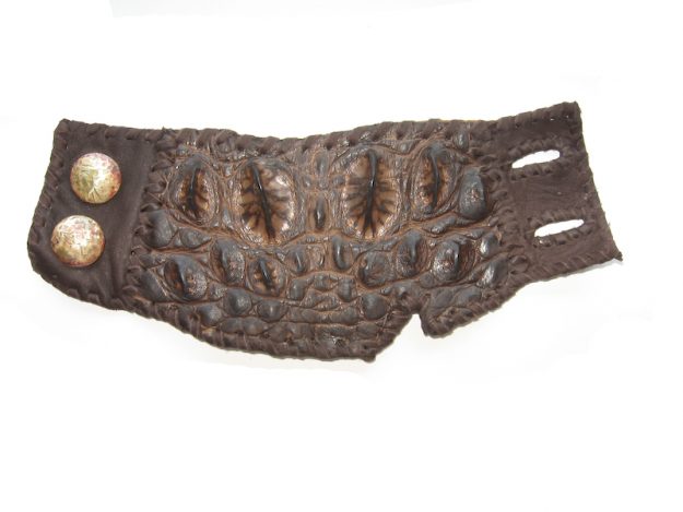 Lost Art™ Alligator Wristband with Leather and Metal Buttons